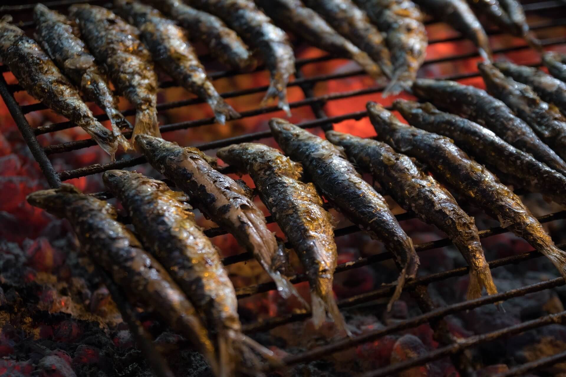 Traditionnelles sardines grillées portugaises